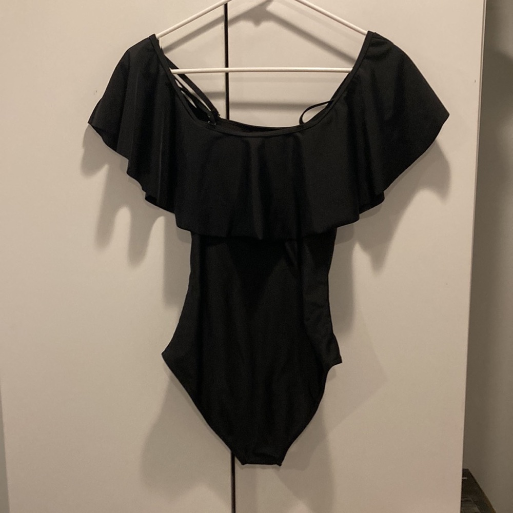 Black one piece swimsuit ~ removable straps ~ size small